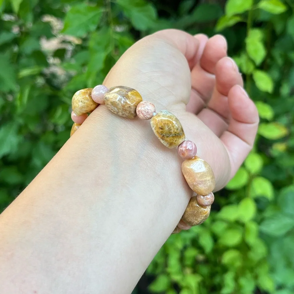 10mm stretchable faceted icy coral‎ jade bracelet